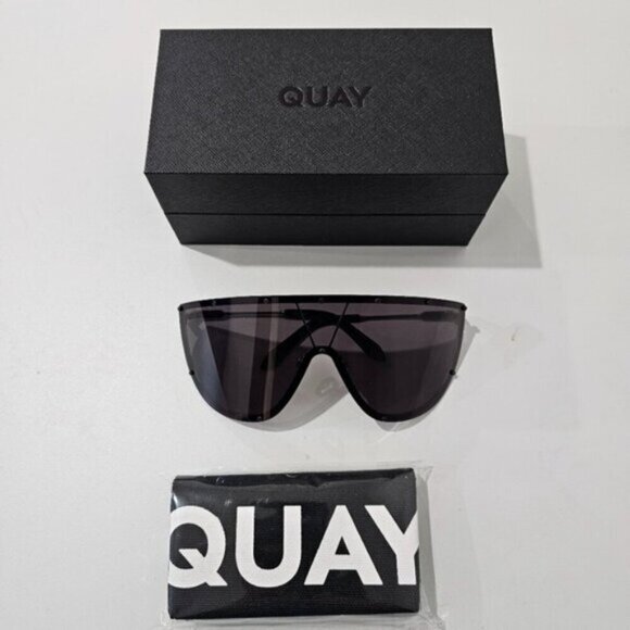 Quay Shield On Set Sunglasses main image 4